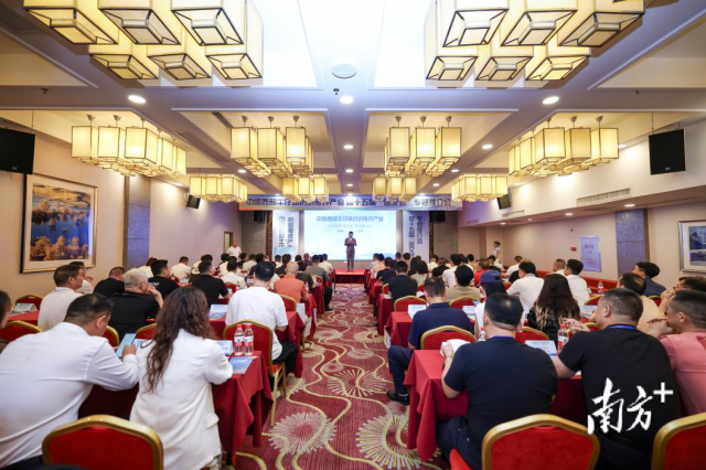 “中国西部牛仔城”纺织服装产业暨十五届“喀交会”专题推介会在穗举办