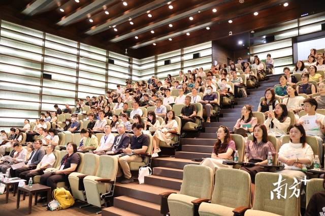 全国60多所高校的近180位教育工作者参训。 全国60多所高校的近180位教育工作者参训。