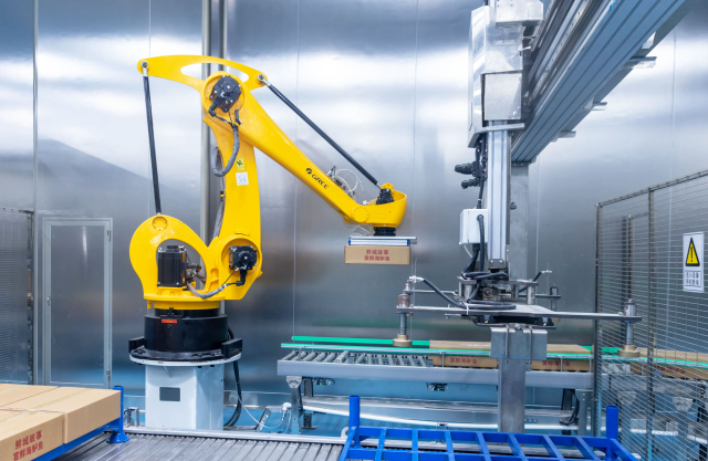 格力首次为水产行业定制研发的智能自动化生产线