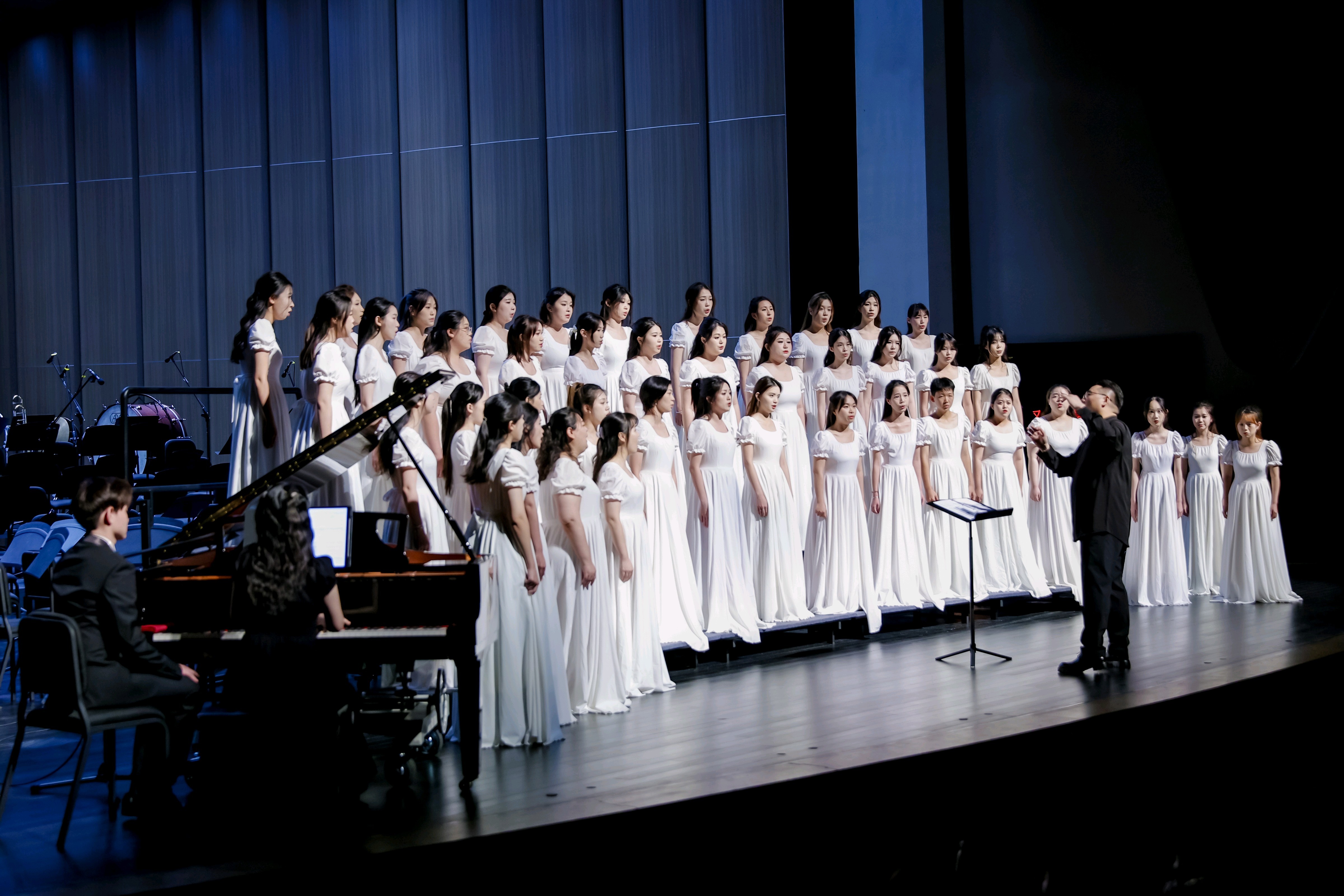 5月25日晚,珠梦未来·海纳英才合唱交响音乐会在珠海金湾艺术中心大剧院举办。