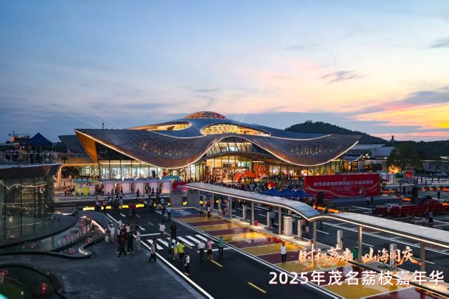 包茂高速柏橋服務(wù)區(qū)已成荔枝主題文旅熱點,。