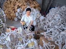 视频+图｜抢滩国际市场！飞越太平洋的梅州藤编圣诞工艺品