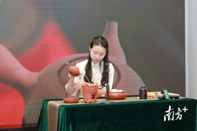 潮州工夫茶艺表演。
