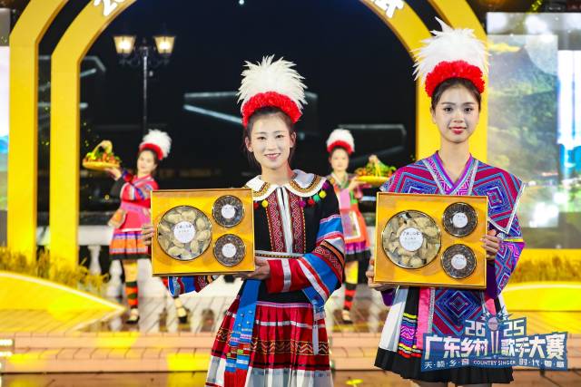 《山·海·碩果》創(chuàng)意T臺(tái)秀,。