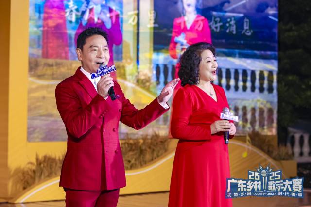 崔崢嶸,、唐彪深情演繹《春風(fēng)十萬里》