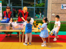 萌娃化身环保小卫士！黄花岗街农本社区联合爱乐幼儿园开展旧衣回收活动