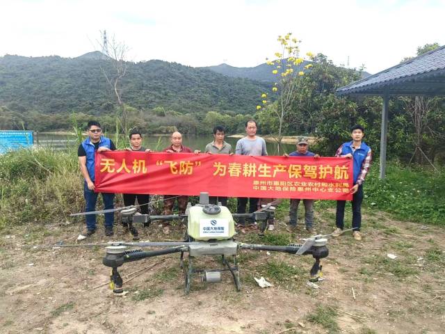 为农业生产保驾护航。  受访者供图