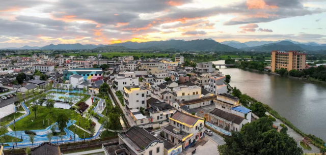 在汕尾市海丰县联安镇，中铁广投开展口袋公园改造与风貌提升。