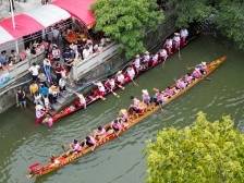 8艘龙舟三巡古村胜景，中山小榄太平村上演端午“游龙会”