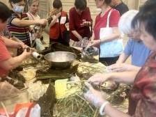 巧手翻飞粽飘香！黄花岗街农本社区“裹”出幸福邻里味