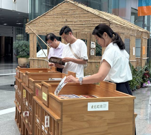 “一直很潮——东莞‘百千万工程’中的文化润村”专题展集中展示了东莞六村的文化实践成果。