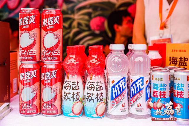 “荔小吉”系列饮品。