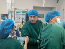 中山市人民医院驻外帮扶纪实：黄色哈达与五面锦旗