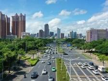 锦旗里的“心”故事！横岗心理服务帮青春期家庭重拾和谐