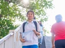来了！2025年高考作文题汇总→