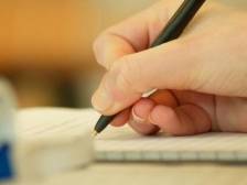 DeepSeek等AI来写今年高考作文题！你Pick哪一篇？