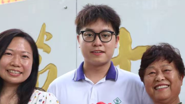 樊振东球迷献唱《海阔天空》，送给高考结束的自己