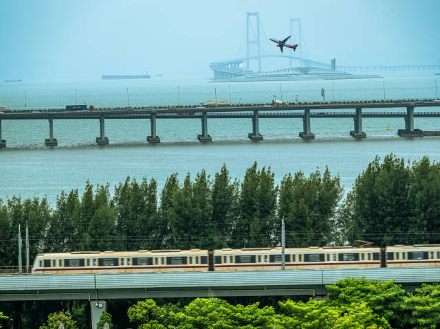 深中通道桥连大湾区。来源：视觉中国
