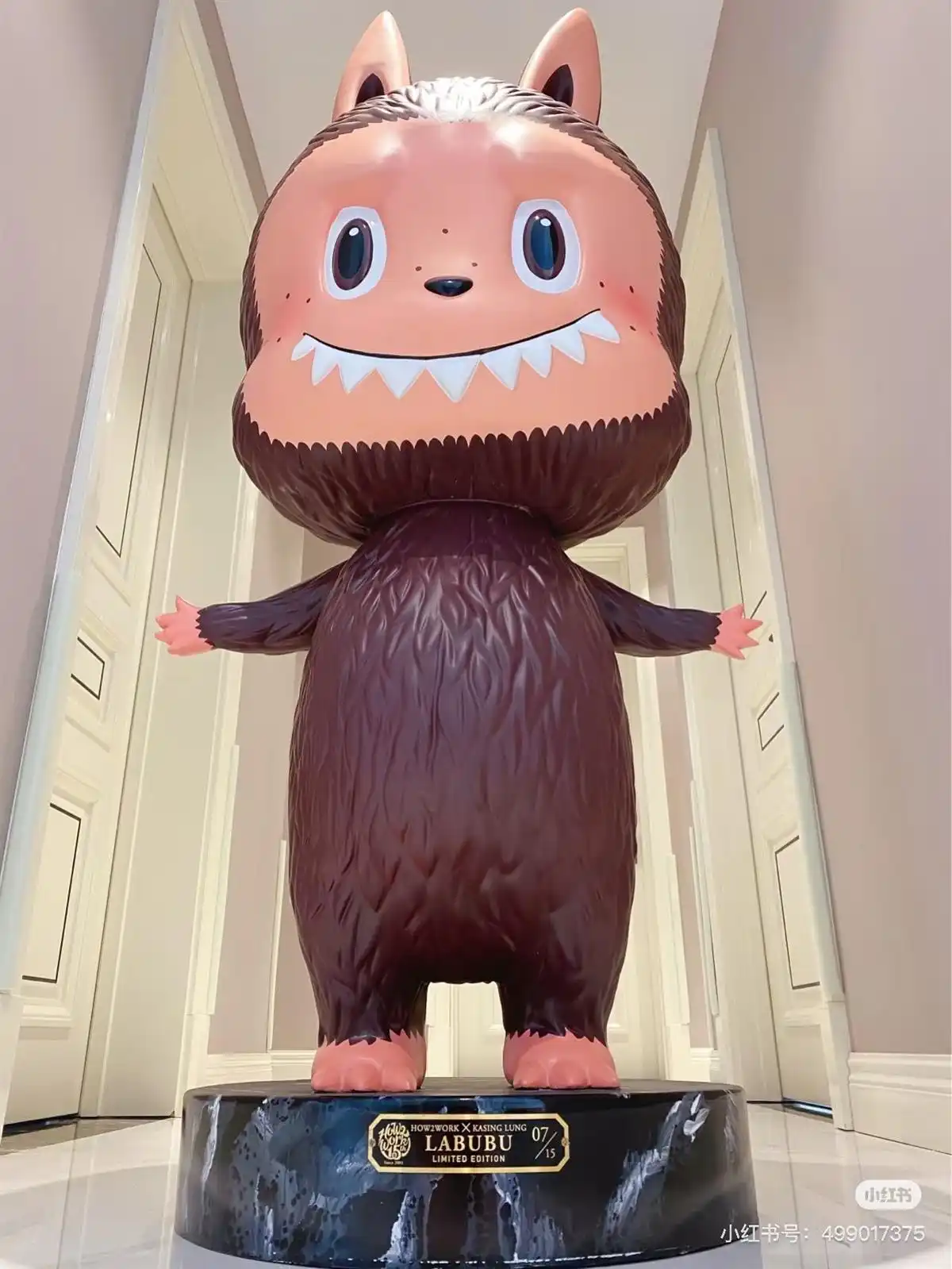 两个拍出天价的Labubu都曾是他的 揭秘首任藏家