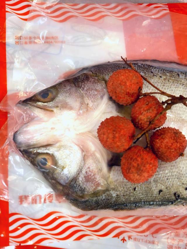 珠海年鱼与荔枝组成的“鲜香＋甜蜜”CP。