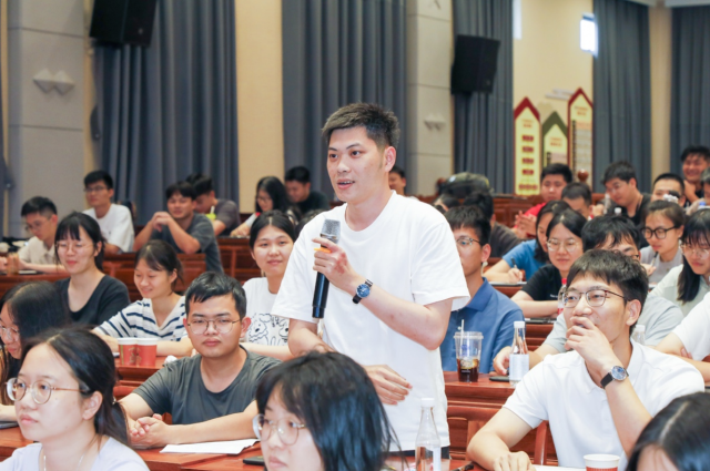 授课期间学员与讲师互动