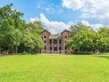 中山大学今年在内地招生7845人，新增10个双学位项目和3个专业