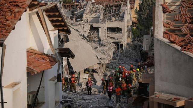 悬崖边的中东将走向何方？｜环球深壹度