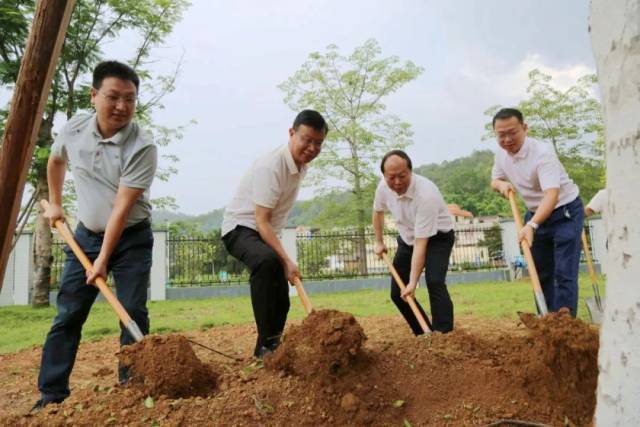 县主会场（广信中学）。