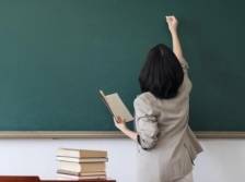 国新办举行“大力弘扬教育家精神 加快建设教育强国”中外记者见面会