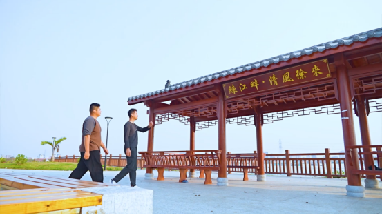 中国铁建将揭阳普宁市占陇镇练江南北岸的空地改造为绿美生态公园，为示范带建设增添亮点。 蓝东旭 摄