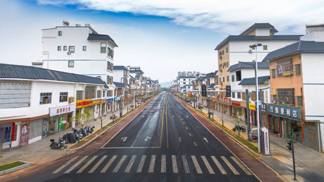 中建集团助力惠州市博罗县横河镇打造美丽示范主街。（横河镇供图）