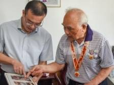 伍振业：戎光熠熠映初心，银发声声传薪火｜南华“友”你