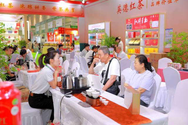 登顶红茶类地域专用品牌价钱后初次推介，英德红茶与济南再续前缘