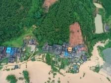 翻山渡水抢险救援，怀集、电白驻镇工作队奋战防汛一线 | 驻在千镇万村⑬