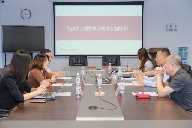 签订战略合作框架协议现场。 签订战略合作框架协议现场。