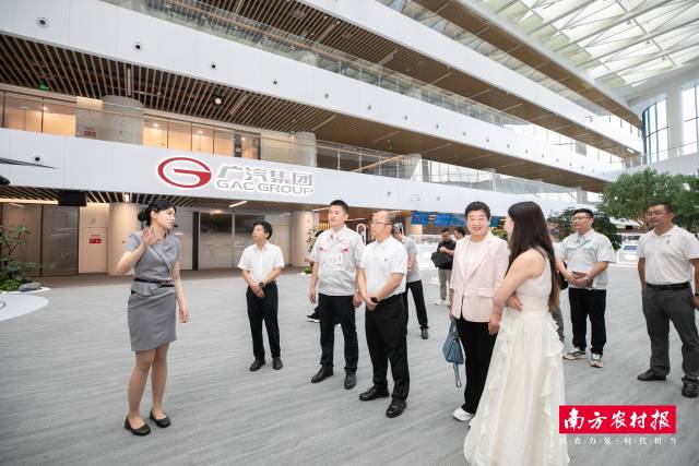 实地参观交流。 实地参观交流。