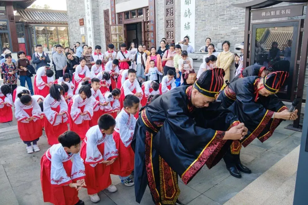 5月31日，佛山封锁孩子们化身