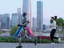 当它学会“呼吸”一座城的频率｜2025南山年中观察·机器人