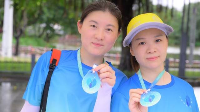 凤凰山C位不止有风景，还有这群“捡星人”｜视频