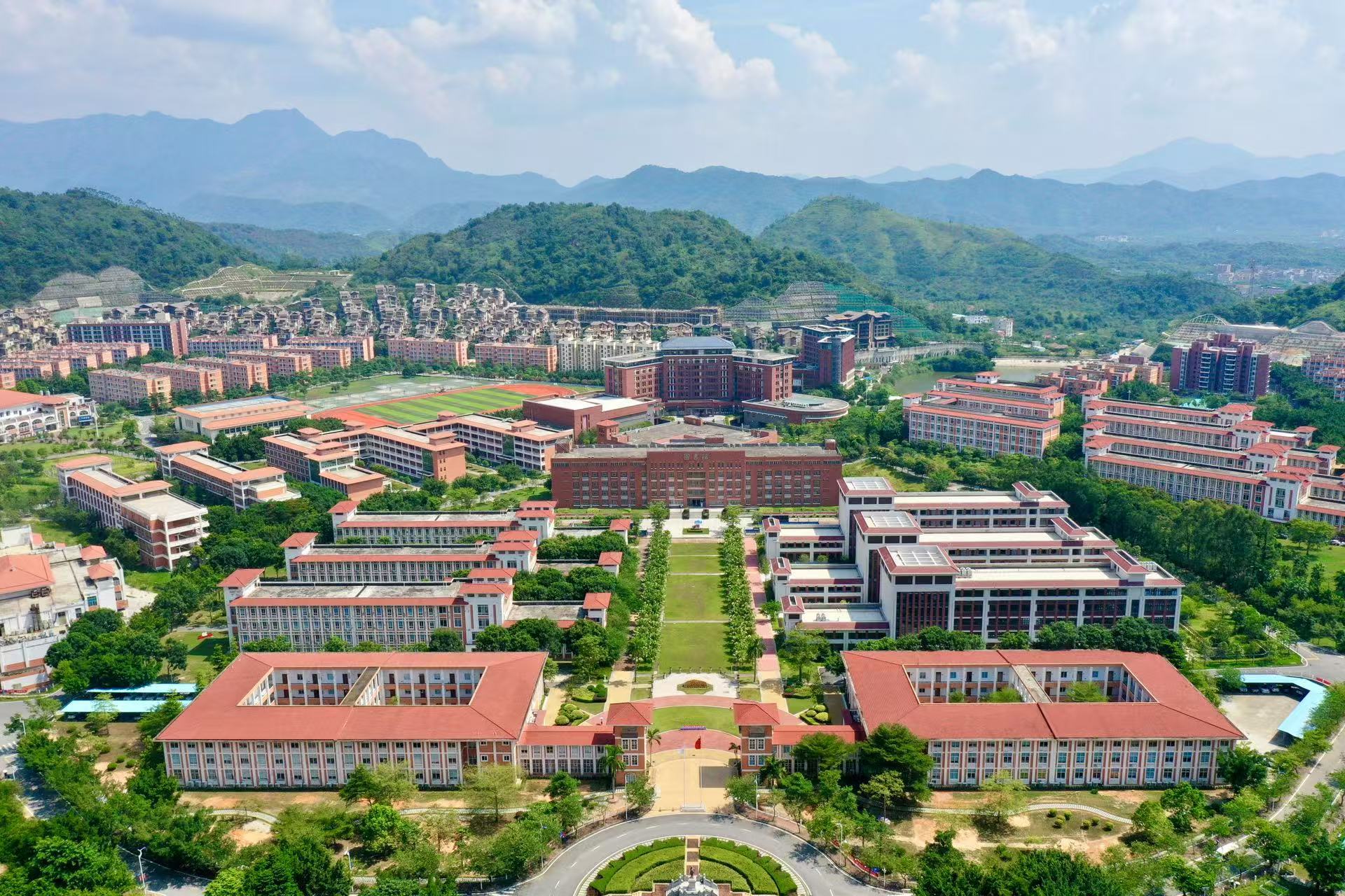 专访广州南方学院校长汤涛:在AI时代开辟应用型大学“新赛道”_南方+_南方plus