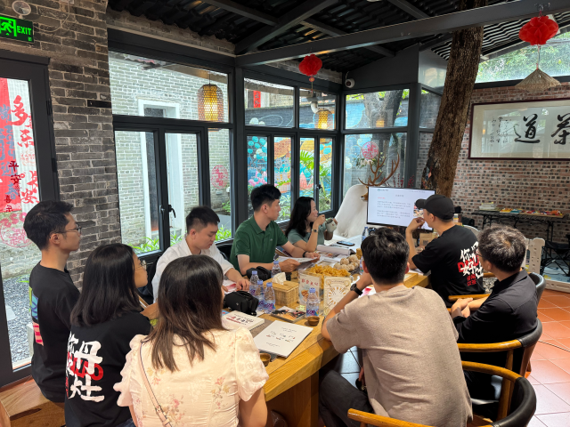 实地评定人员在佛山市南海区丹灶镇仙岗村民宿现场评定。