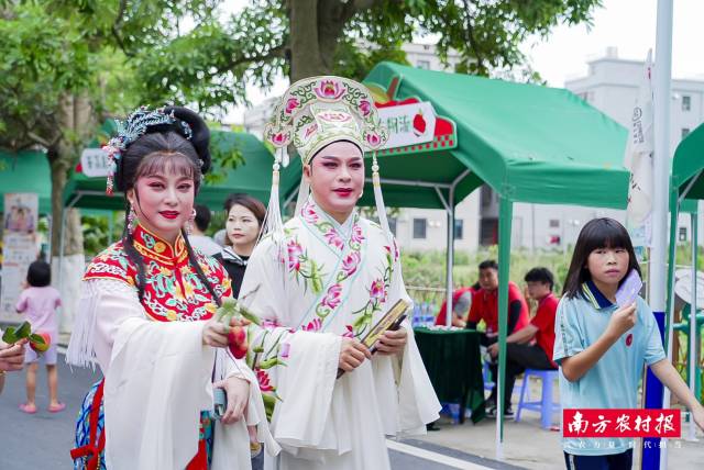 一級演員,、中國戲劇梅花獎得主張怡凰，一級演員林初發(fā)點贊雷嶺荔枝,。  