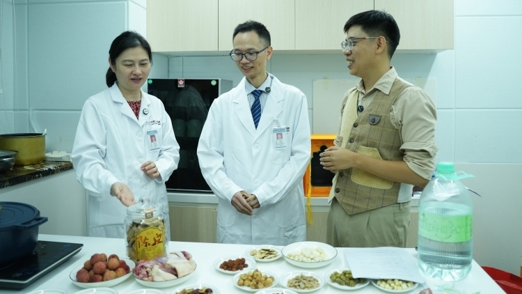 荔枝煲雞為何能火？中醫(yī)美食家：荔枝不僅是嶺南佳果,，還是溫補上品
