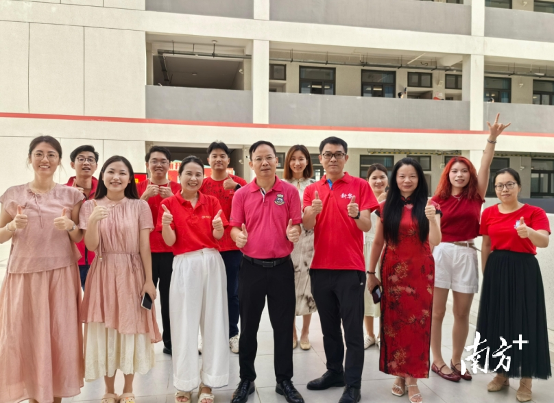 金湾一中送考团队。受访者供图 金湾一中送考团队。受访者供图