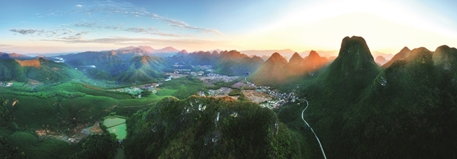 大美怀集? 黎锐明摄 大美怀集? 黎锐明摄