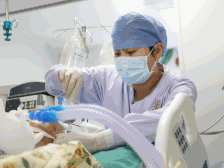 城市之光｜生命“守门人”李敏：为ICU点亮智慧温暖的心灯