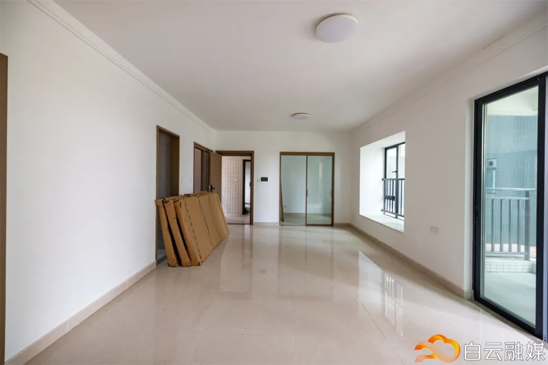 ▲建南安置区住宅楼共有65平方米、85平方米、110平方米和130平方米四种户型。每一套房屋格局均方正实用，注重通风透气和采光。