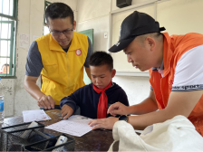 城市之光｜公益“长征者”黄丹：23年10万里助学路的初心接力