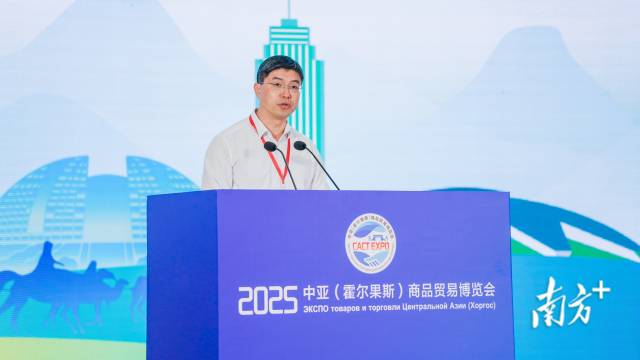 广东省对口支援新疆工作前方指挥部副总指挥、驻疏附县工作队队长罗亮。