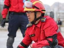 地震、台风、暴雨……灾害来临，他为何逆向而行？